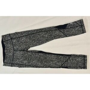 Lululemon Crop Chrome Black Sz 2 PERFECT